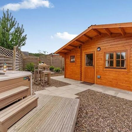 Lochinvar - Clydesdale Log Cabin With Hot Tub แอร์ดรี ภายนอก รูปภาพ